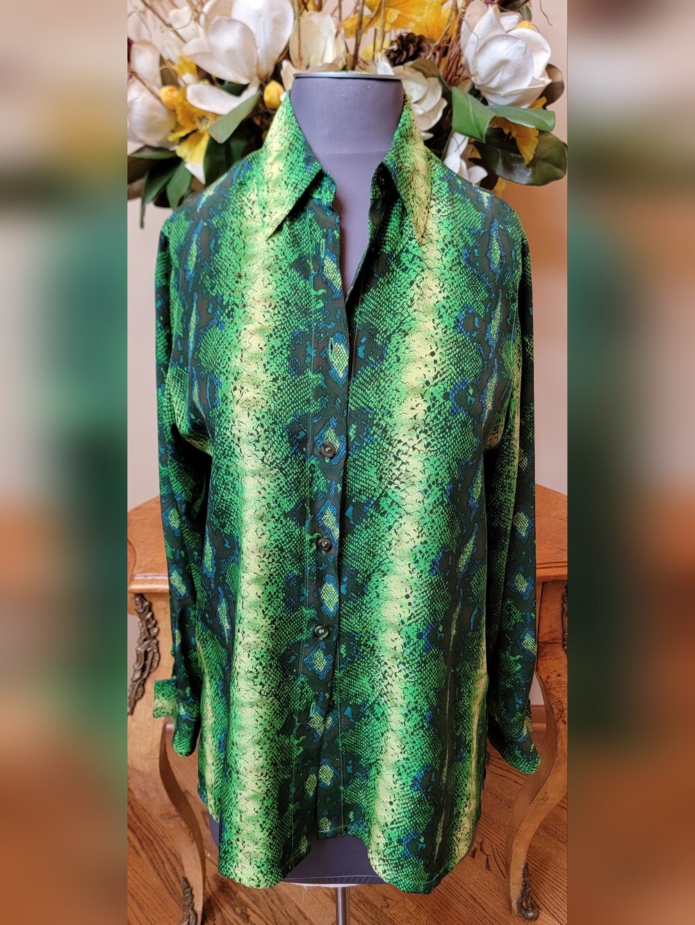 VN Votre Nom Jeans Green Snake-Print Pattern 100% Silk Button down Shirt L